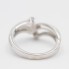 Anillo forma v de oro con diamantes de segunda mano