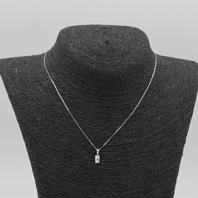 Collar de oro blanco con diamante de...