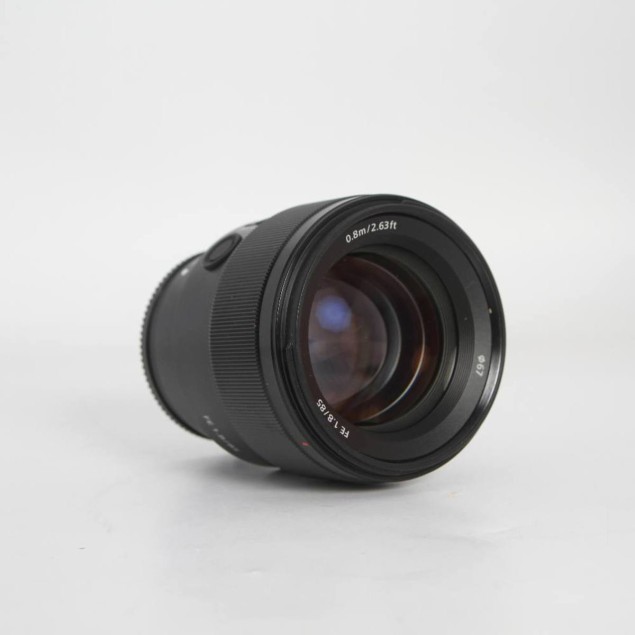 Objetivo SONY FE 85mm f/1.8 en caja