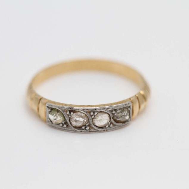 Anillo estilo vintage de oro con...