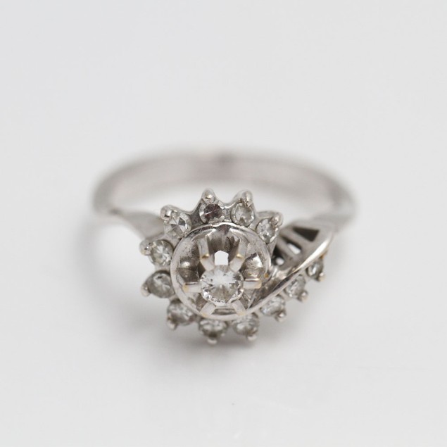 Anell d'or amb diamants de segona mà