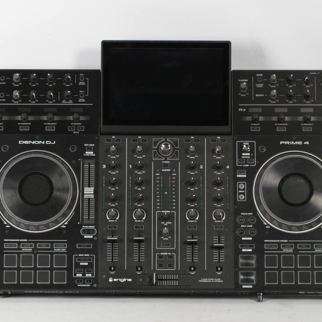 Denon DJ prime 4 con Walkcase