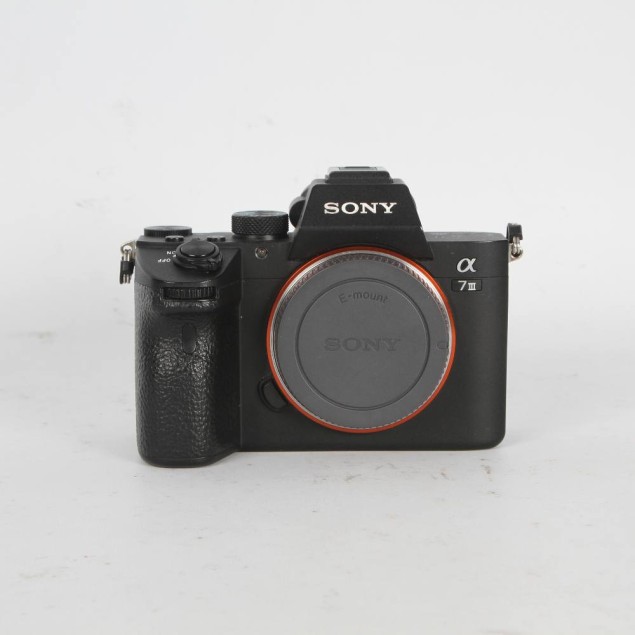 Cámara SONY A7 III en caja
