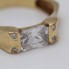Anillo de oro con circonitas de segunda mano