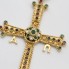 Colgante cruz de la victoria de oro con circonitas