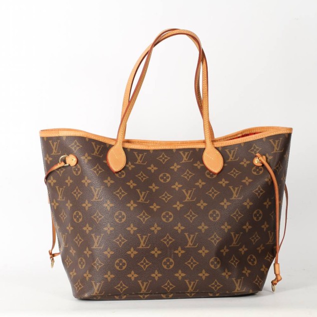 Bolso de hombro Louis Vuitton...