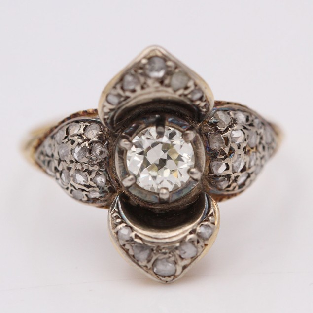 Bague style vintage en or avec...