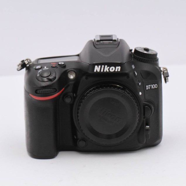 Càmera NIKON D7100