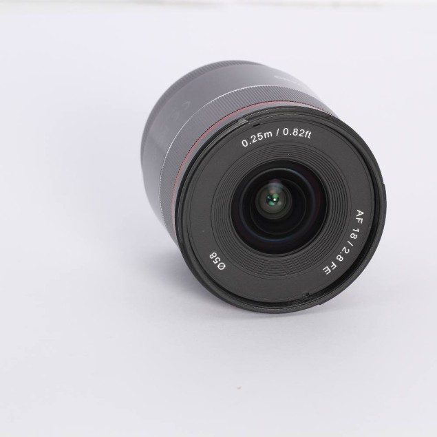 Objectiu SAMYANG AF 18mm f/2.8 per a...