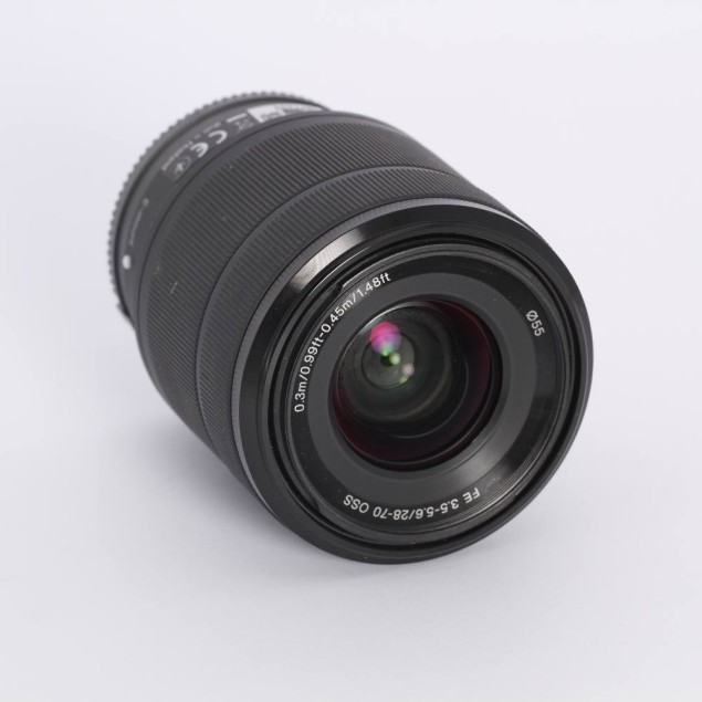 Objetivo SONY FE 28-70mm f/3.5-5.6...