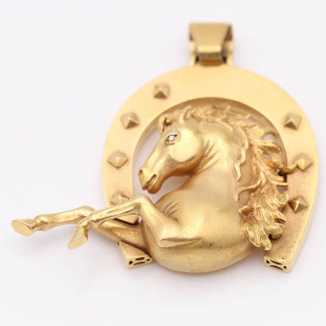 Pendentif fer à cheval avec cheval en...