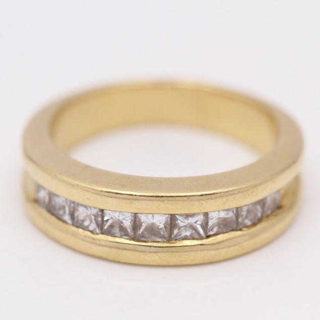 Media alianza de oro con diamantes...