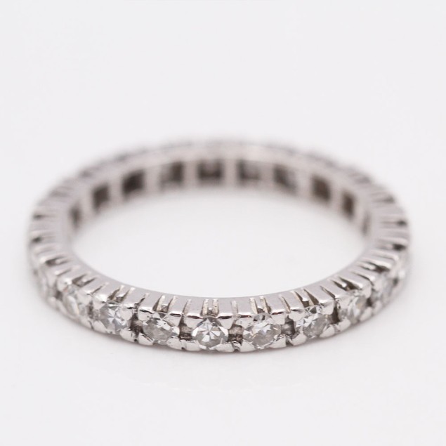 Aliança d´or blanc amb diamants de...