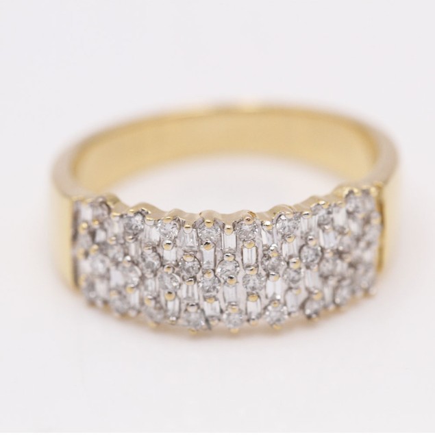 Bague en or avec diamants d'occasion