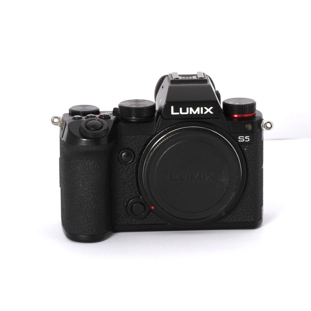 Cámara PANASONIC LUMIX S5