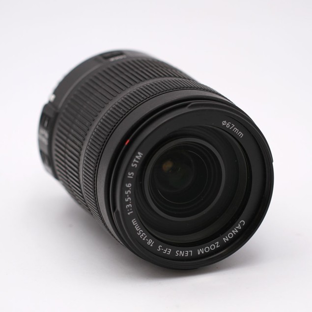Objetivo CANON EF-S 18-135mm...