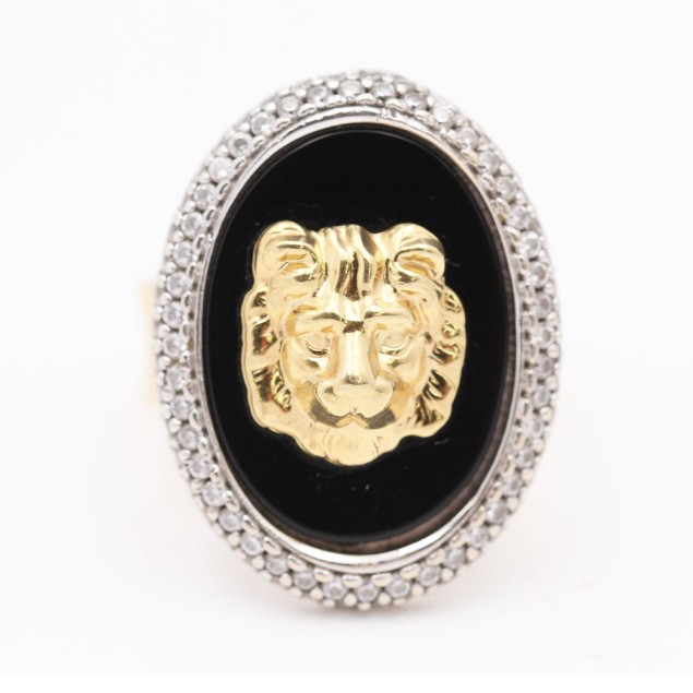 Anillo león de oro con ónix y...