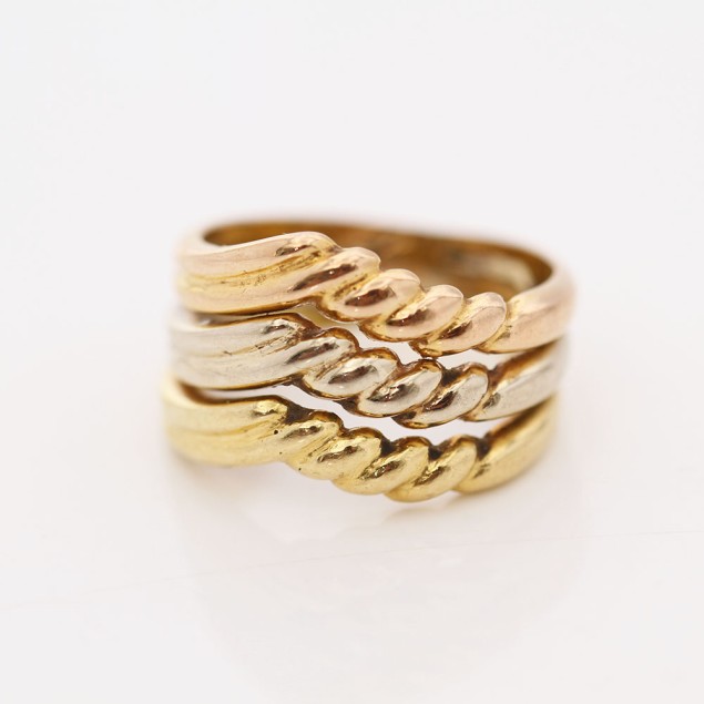 Anillo triple gallonado de oro de...