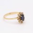 Anillo rosetón de oro con zafiro y circonitas de segunda man