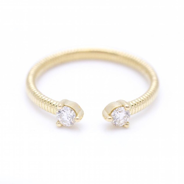 Anillo Oro Amarillo con 2 Brillantes....