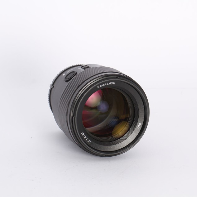 Objetivo SONY FE 85mm f/1.8 en caja