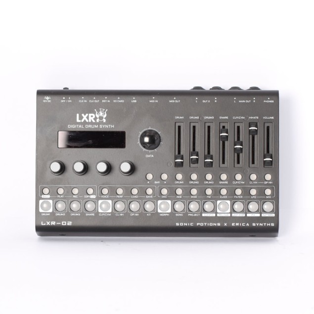 Erica Synths LXR-02 vitrina