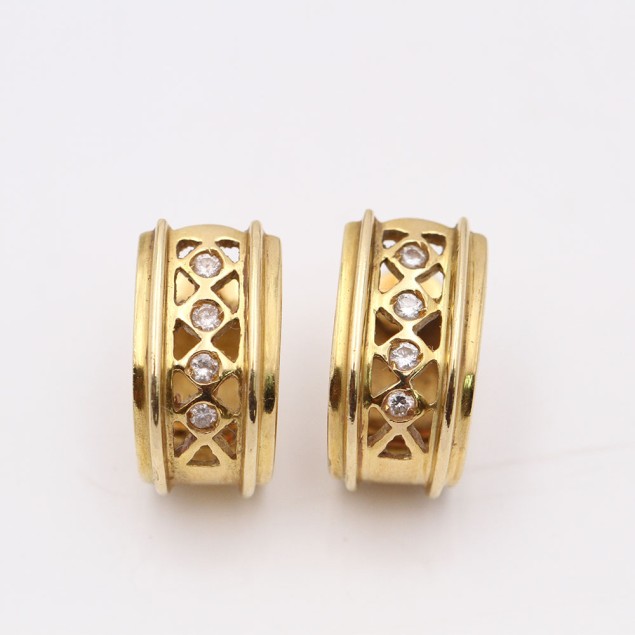 Pendientes calados de oro con...