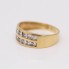 Anillo de oro con circonitas de segunda mano