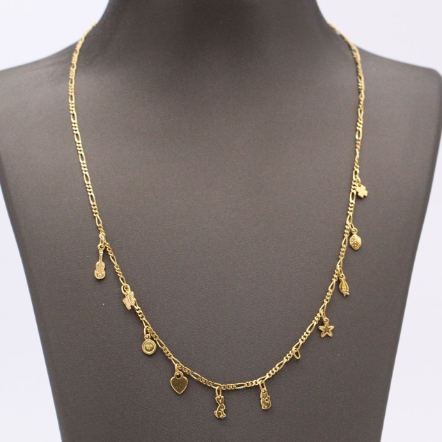 Cadena estilo cartier con colgantes...