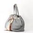 Bolso de mano Carolina Herrera gris con pañuelo