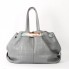 Bolso de mano Carolina Herrera gris con pañuelo