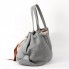 Bolso de mano Carolina Herrera gris con pañuelo