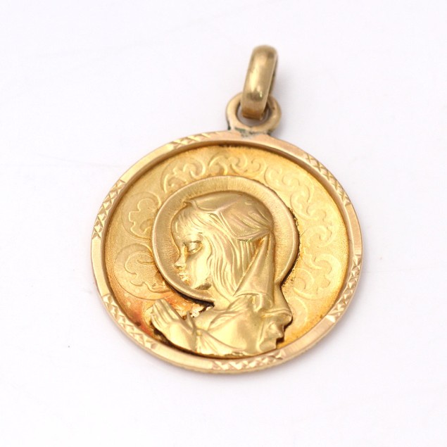 Médaille de communion en or 18 carats...