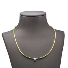 Collier en or bicolore avec diamant. Nouveau