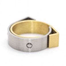 Bague CARL DAU GEOMETRY en or et acier. Neuve