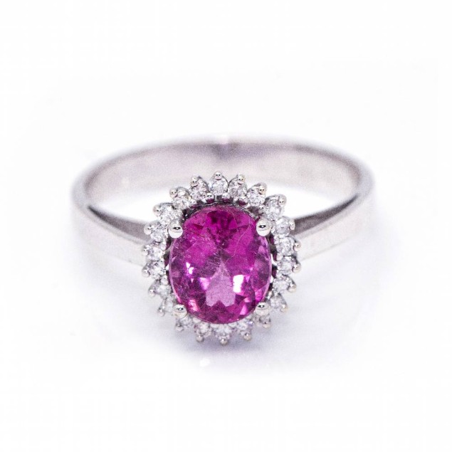 Bague en tourmaline et diamants....