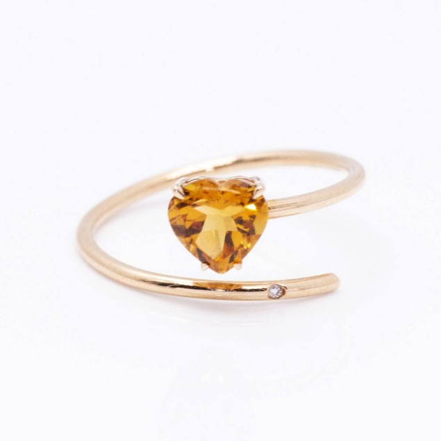 Bague en forme de coeur de citrine....