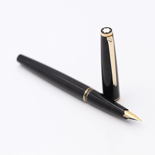 Stylo plume MONTBLANC classique n.221...