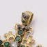 Pendentif croix en or 18k avec émeraudes et diamants