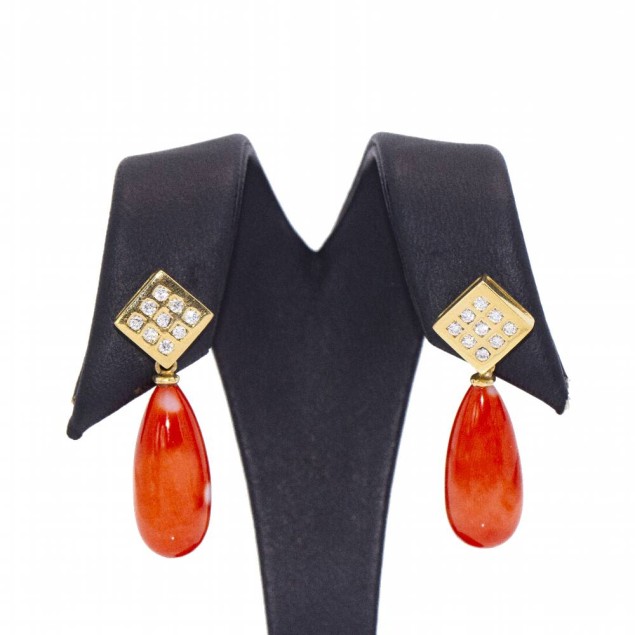 Pendientes en Oro, Coral y Diamantes....