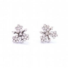 Boucles d\'oreilles PASQUALE BRUNI fleurs en diamants. Neuves