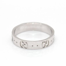 Bague GUCCI en or blanc. Neuve