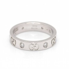 Bague GUCCI avec diamants et or blanc. Neuve