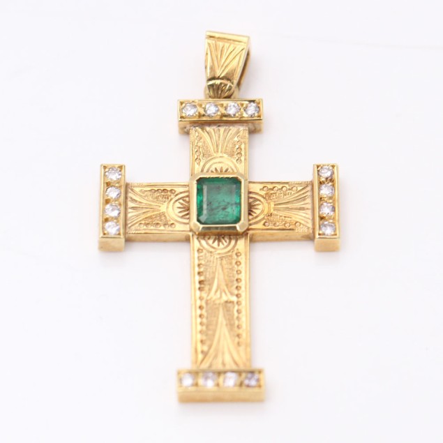 Pendentif croix en or 18k avec...