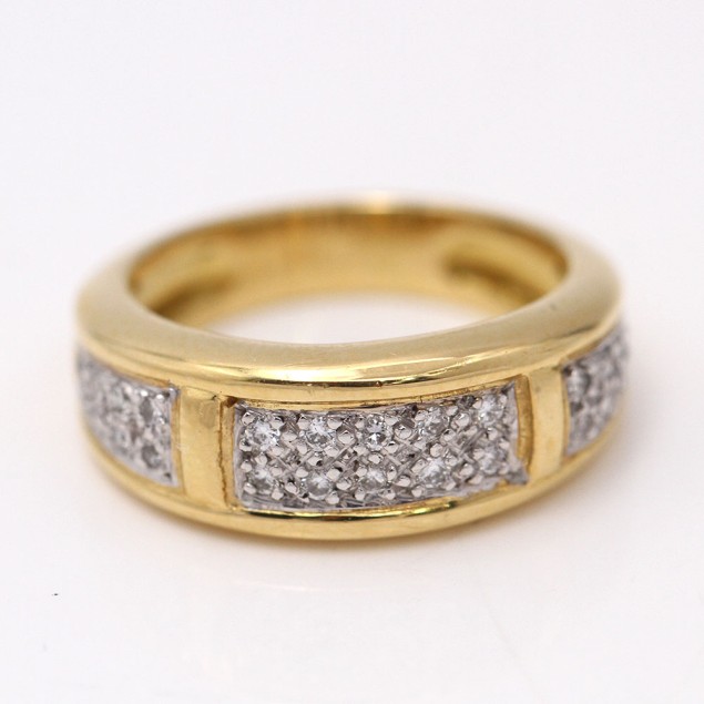 Anell gallonat d'or 18k amb diamants...