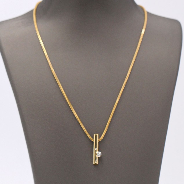 Collier d'occasion en or 18k avec...