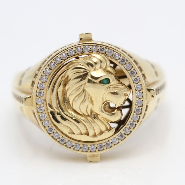 Sello león de oro 18k con circonitas...