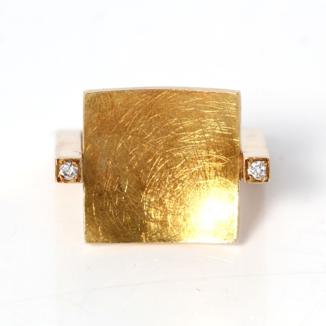 Bague carrée en or 18k avec diamants...