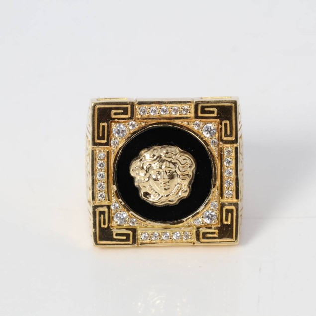 Cachet Versace en or 18 carats avec...