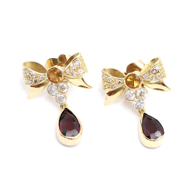 Boucles d'oreilles en or 18k avec...